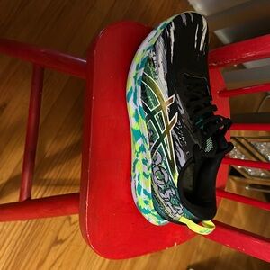 Asis tennis shoes size women 11